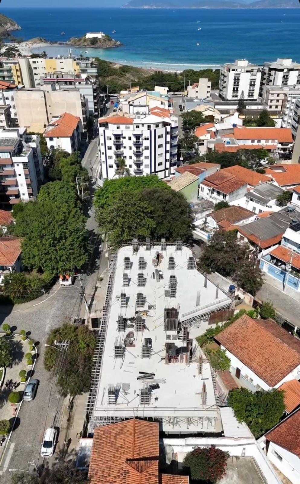 Apartamento Na Praia Do Forte - Poucos Passos Do Mar カボ・フリオ エクステリア 写真