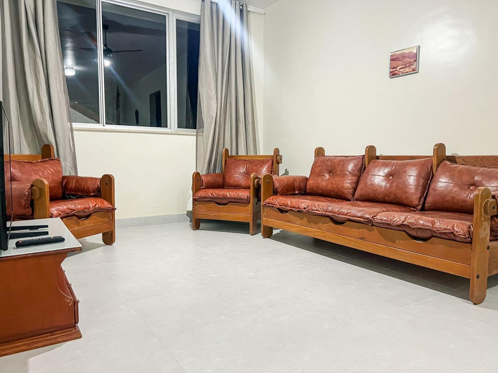 Apartamento Na Praia Do Forte - Poucos Passos Do Mar カボ・フリオ エクステリア 写真